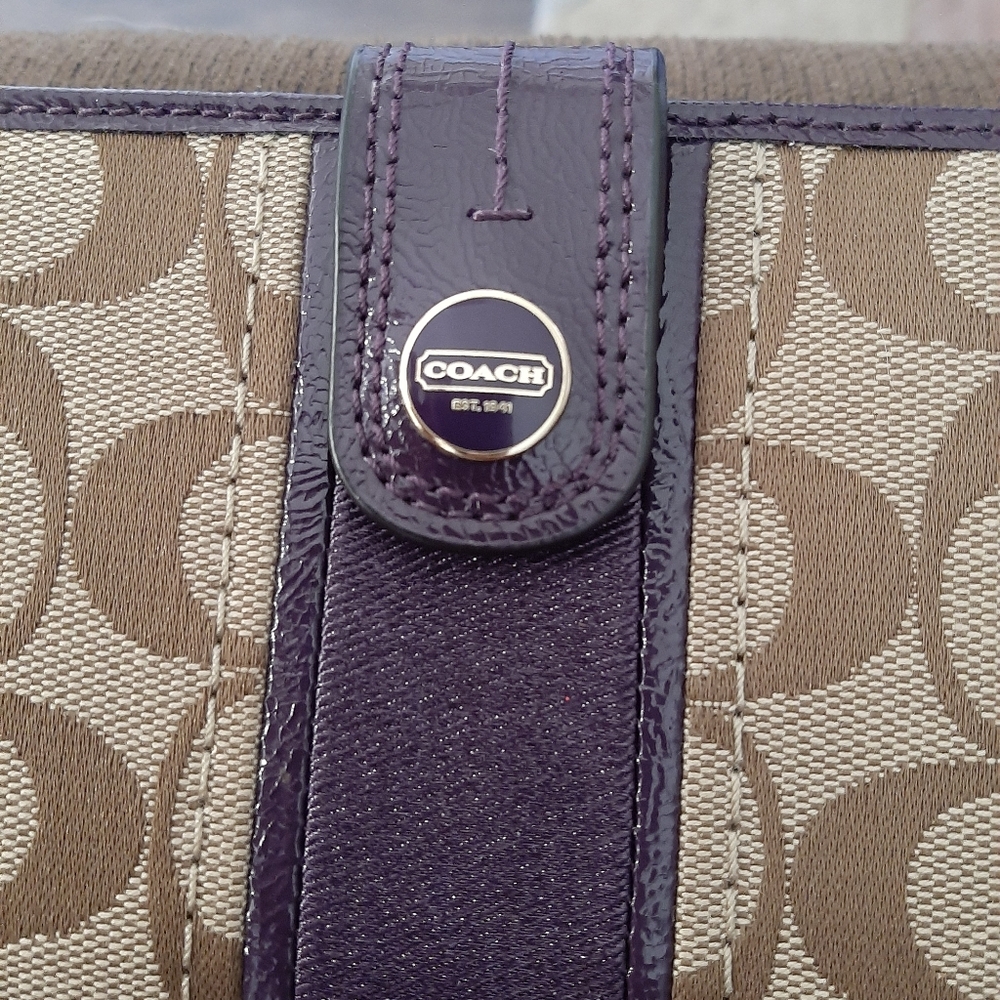 Coach Wallet - Picture 2 of 4